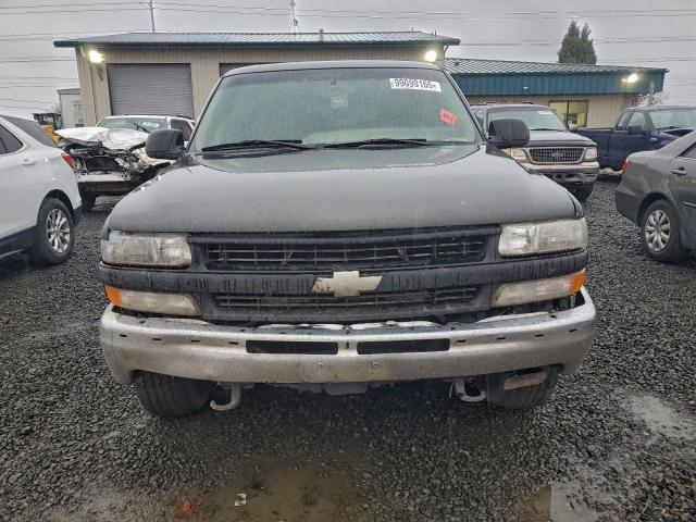 Chevrolet Suburban K1500 Image 2