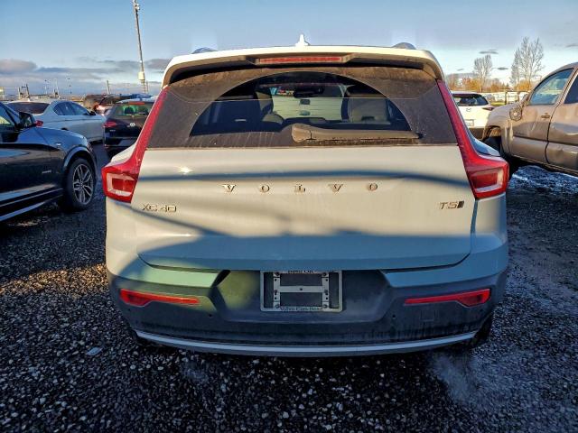 Volvo XC40 T5 Momentum Image 4