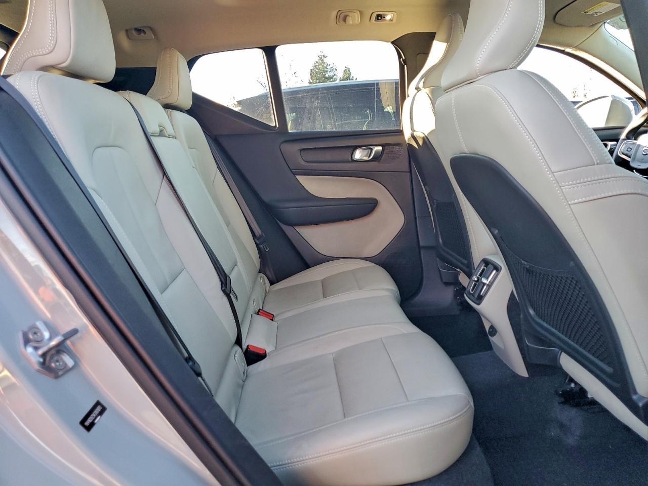 Volvo XC40 T5 Momentum Image 6