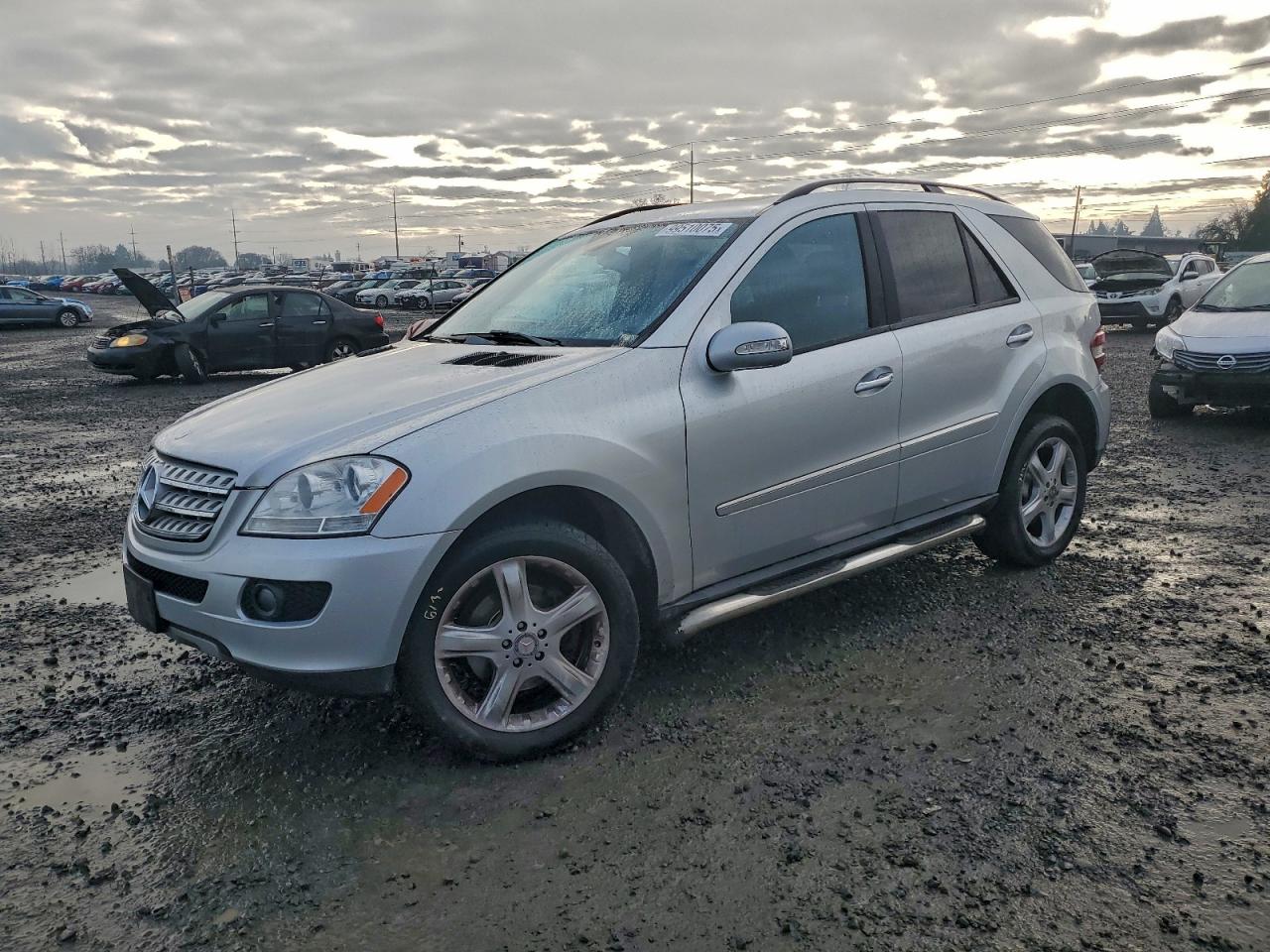 Mercedes-Benz M-Class 350 Image 1