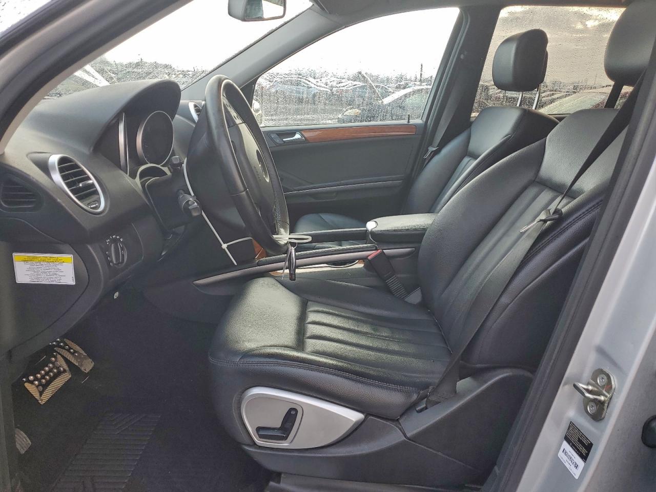 Mercedes-Benz M-Class 350 Image 8