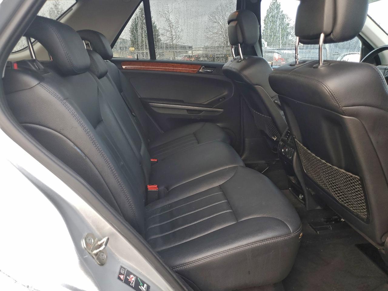 Mercedes-Benz M-Class 350 Image 10