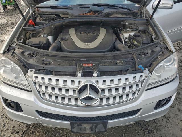 Mercedes-Benz M-Class 350 Image 12