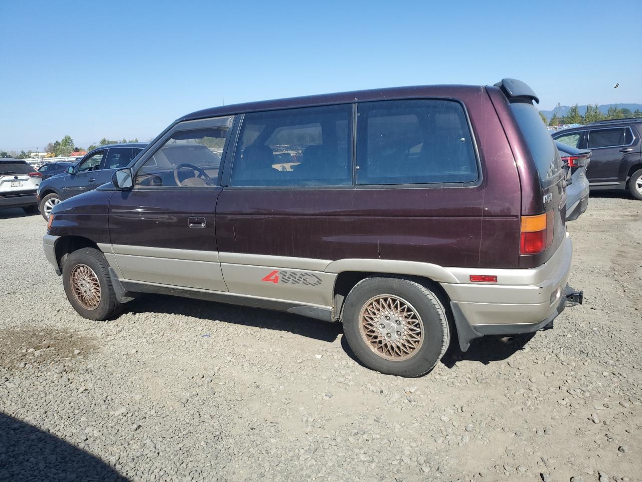 Mazda MPV Wagon Image 11