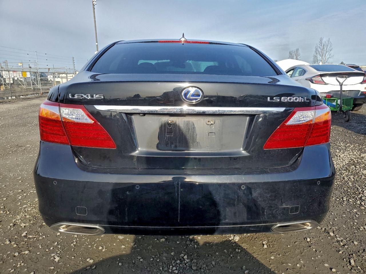 Lexus LS 600hl Image 2