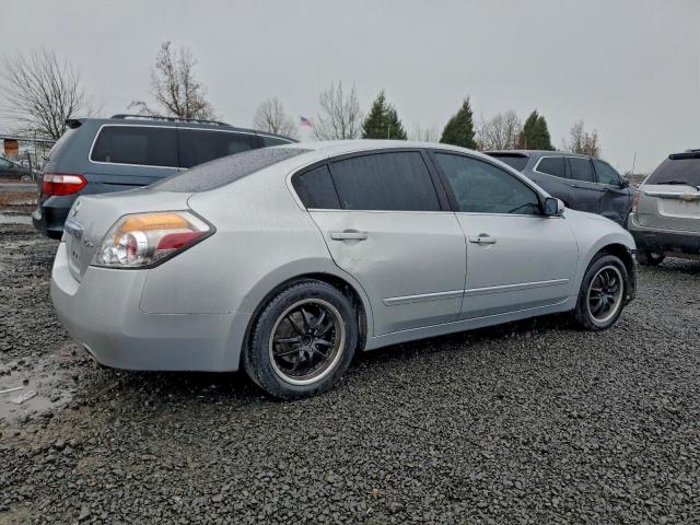 Nissan Altima Base Image 6