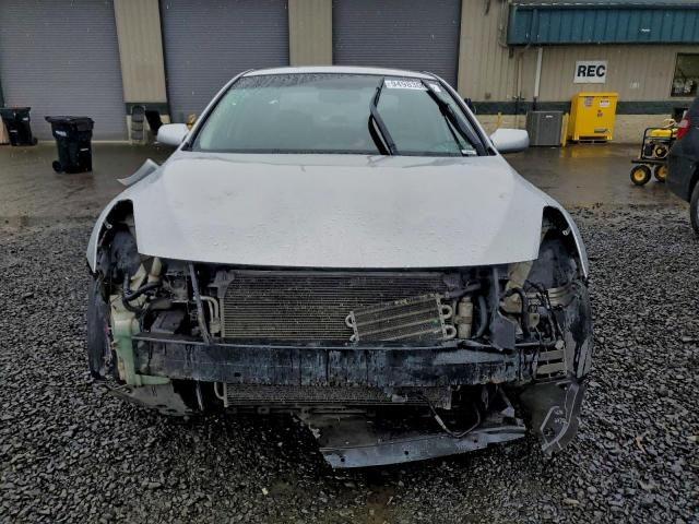 Nissan Altima Base Image 5