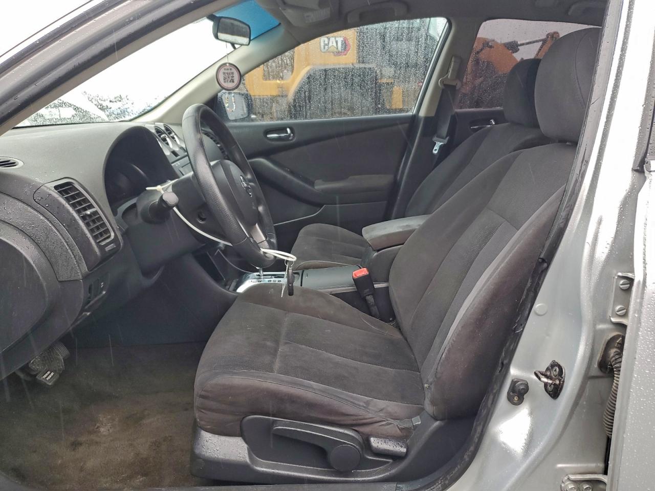 Nissan Altima Base Image 8