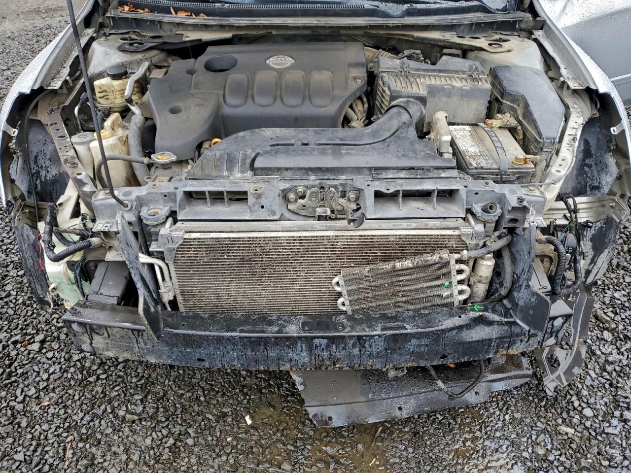 Nissan Altima Base Image 9